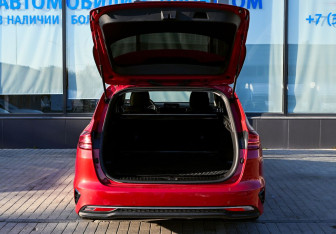 Подержанный автомобиль Kia Ceed Wagon 2019 года (19 фото)