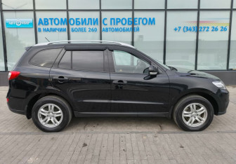 Подержанный автомобиль Hyundai Santa Fe 2010 года (6 фото)
