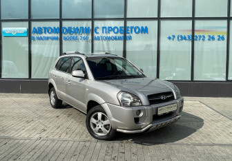 Подержанный автомобиль Hyundai Tucson 2008 года (7 фото)