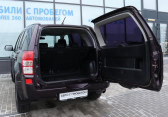 Подержанный автомобиль Suzuki Grand Vitara 2008 года (20 фото)