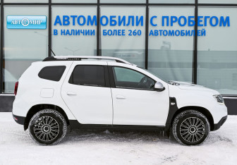 Подержанный автомобиль Renault Duster 2022 года (6 фото)