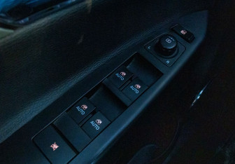 Подержанный автомобиль Opel Antara 2013 года (12 фото)