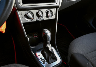 Подержанный автомобиль Volkswagen Polo Hatchback 2011 года (10 фото)