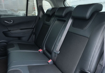 Подержанный автомобиль Renault Koleos 2011 года (17 фото)