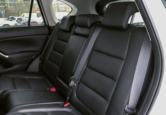 Подержанный автомобиль Mazda CX-5 2017 года (19 фото)