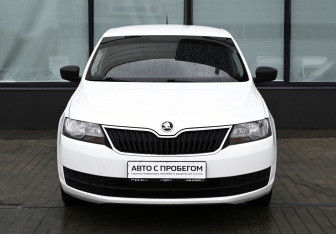 Подержанный автомобиль Skoda Rapid Liftback 2017 года (8 фото)