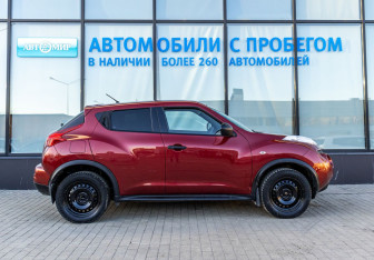 Подержанный автомобиль Nissan Juke 2012 года (6 фото)