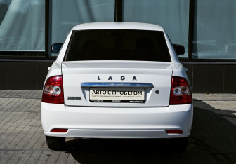 Подержанный автомобиль LADA (ВАЗ) Priora Sedan 2017 года (4 фото)