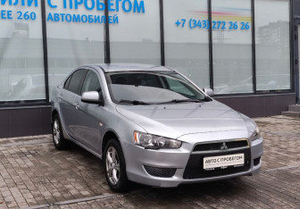 Подержанный автомобиль Mitsubishi Lancer Sedan 2008 года (7 фото)