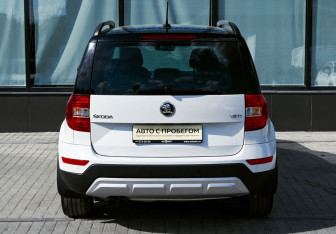 Подержанный автомобиль Skoda Yeti 2017 года (4 фото)