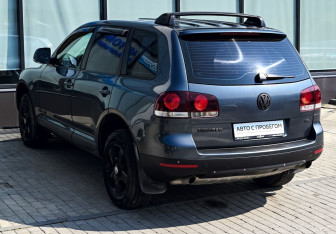 Подержанный автомобиль Volkswagen Touareg 2007 года (3 фото)