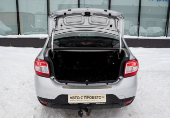 Подержанный автомобиль Renault Logan Sedan 2019 года (22 фото)