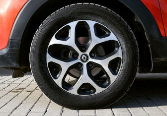 Подержанный автомобиль Renault Kaptur 2018 года (21 фото)