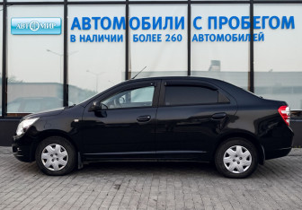 Подержанный автомобиль Chevrolet Cobalt Sedan 2013 года (2 фото)
