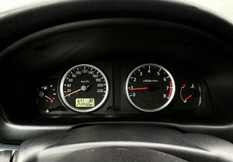 Подержанный автомобиль Nissan Almera Sedan 2005 года (16 фото)