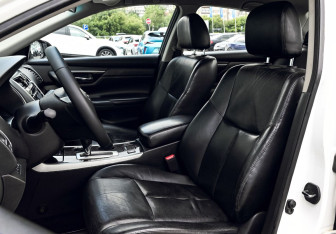 Подержанный автомобиль Nissan Teana 2014 года (17 фото)