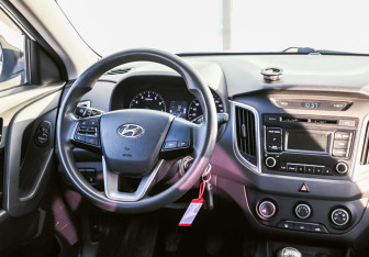 Подержанный автомобиль Hyundai Creta 2019 года (11 фото)