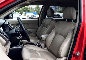 Подержанный автомобиль Mitsubishi Outlander 2007 года (15 фото)