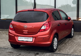 Подержанный автомобиль Opel Corsa 2012 года (5 фото)