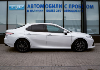 Подержанный автомобиль Toyota Camry Sedan 2021 года (6 фото)