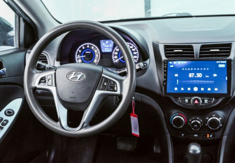 Подержанный автомобиль Hyundai Solaris Sedan 2013 года (11 фото)