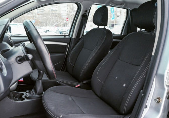 Подержанный автомобиль Nissan Terrano 2017 года (9 фото)