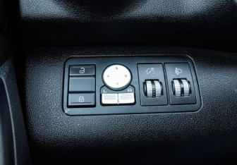 Подержанный автомобиль Lifan X60 2015 года (13 фото)