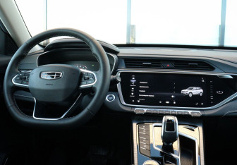 Подержанный автомобиль Geely Atlas Pro 2022 года (10 фото)