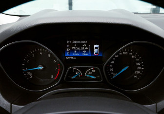 Подержанный автомобиль Ford Focus Sedan 2017 года (11 фото)