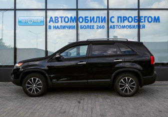 Подержанный автомобиль Kia Sorento 2011 года (2 фото)