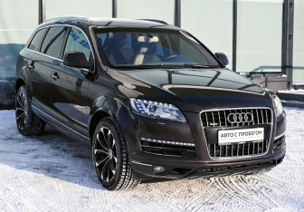 Подержанный автомобиль Audi Q7 2010 года (7 фото)