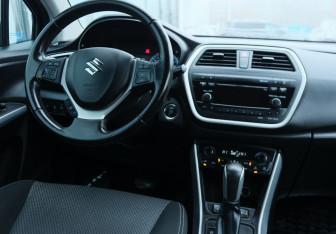 Подержанный автомобиль Suzuki SX4 Hatchback 2014 года (10 фото)