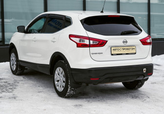 Подержанный автомобиль Nissan Qashqai 2014 года (3 фото)