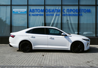 Подержанный автомобиль Geely Preface 2024 года (6 фото)