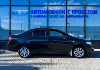 Подержанный автомобиль Toyota Corolla Sedan 2008 года (6 фото)