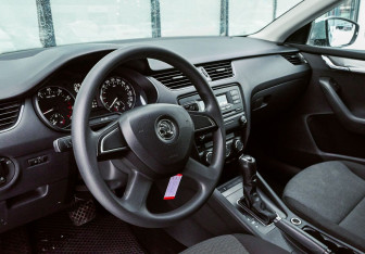 Подержанный автомобиль Skoda Octavia Liftback 2014 года (10 фото)