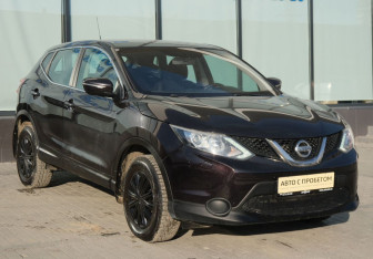 Подержанный автомобиль Nissan Qashqai 2014 года (7 фото)