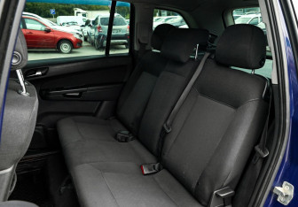 Подержанный автомобиль Opel Zafira Compactvan 2011 года (15 фото)