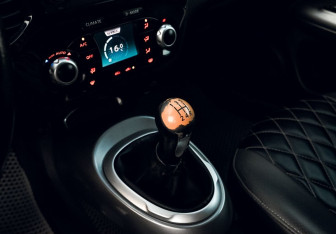 Подержанный автомобиль Nissan Juke 2012 года (10 фото)