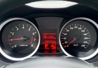 Подержанный автомобиль Mitsubishi Lancer Sedan 2010 года (15 фото)