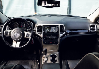 Подержанный автомобиль Jeep Grand Cherokee 2011 года (19 фото)