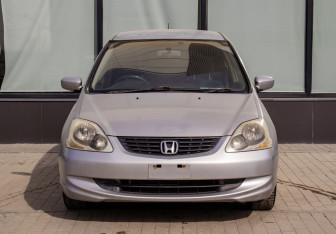 Подержанный автомобиль Honda Civic Hatchback 2001 года (8 фото)