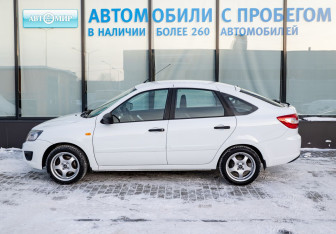 Подержанный автомобиль LADA (ВАЗ) Granta Liftback 2015 года (2 фото)