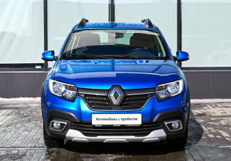 Подержанный автомобиль Renault Sandero 2019 года (8 фото)