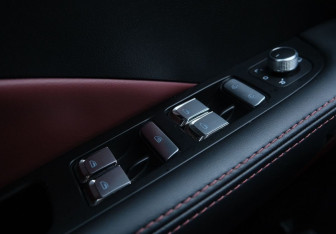 Подержанный автомобиль Geely Coolray 2023 года (11 фото)