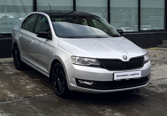 Подержанный автомобиль Skoda Rapid Liftback 2017 года (7 фото)