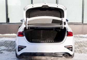 Подержанный автомобиль Kia Cerato Sedan 2019 года (20 фото)