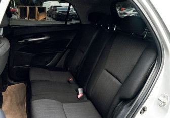 Подержанный автомобиль Toyota Auris Hatchback 2008 года (16 фото)