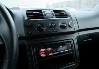 Подержанный автомобиль Skoda Fabia Hatchback 2013 года (12 фото)