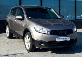 Подержанный автомобиль Nissan Qashqai 2011 года (7 фото)